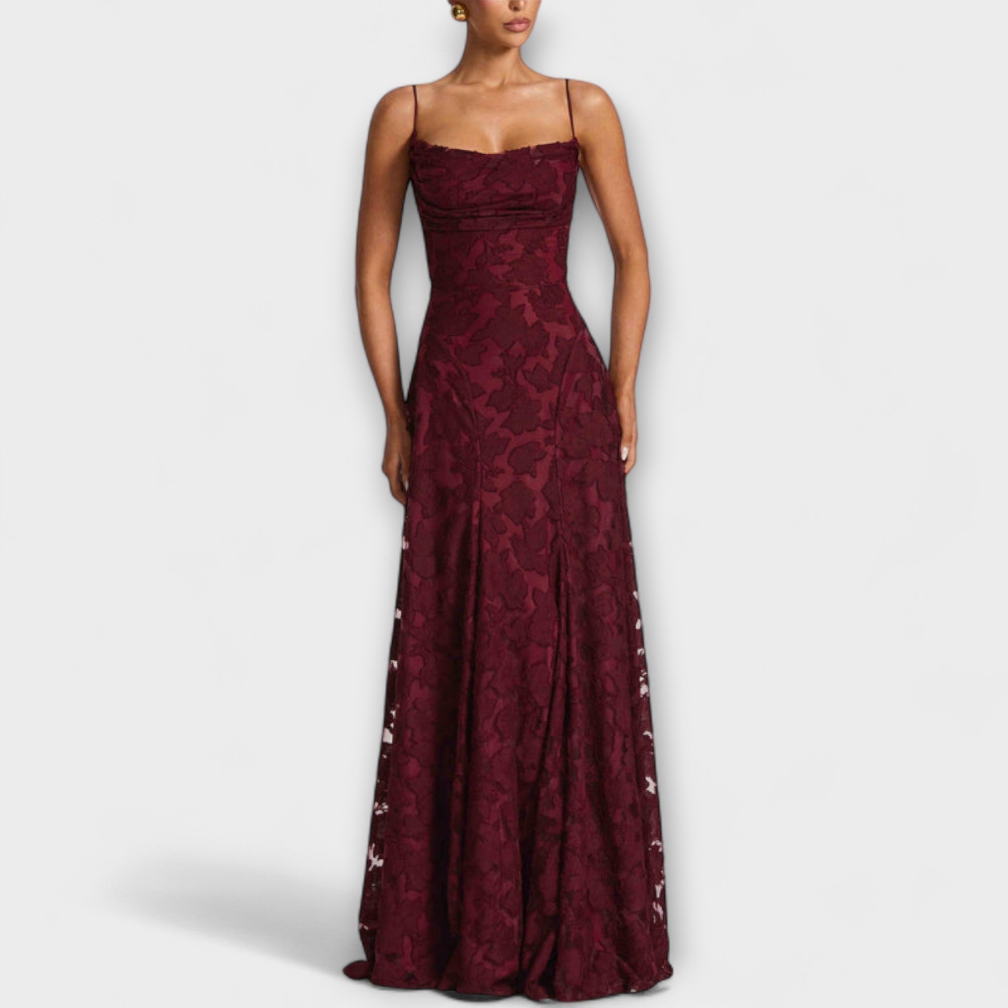 Kairi - Stylish Maxi Haljine s Cvjetnom Čipkom i Spageti Naramenicama