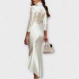 Rebecca - Elegantna bijela satenska midi haljina s V izrezom