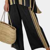 Adéla – udoban oversized prugasti top i slobodne lanene hlače