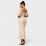 Ione - Bodycon haljina s otvorenim ramenima i volanima