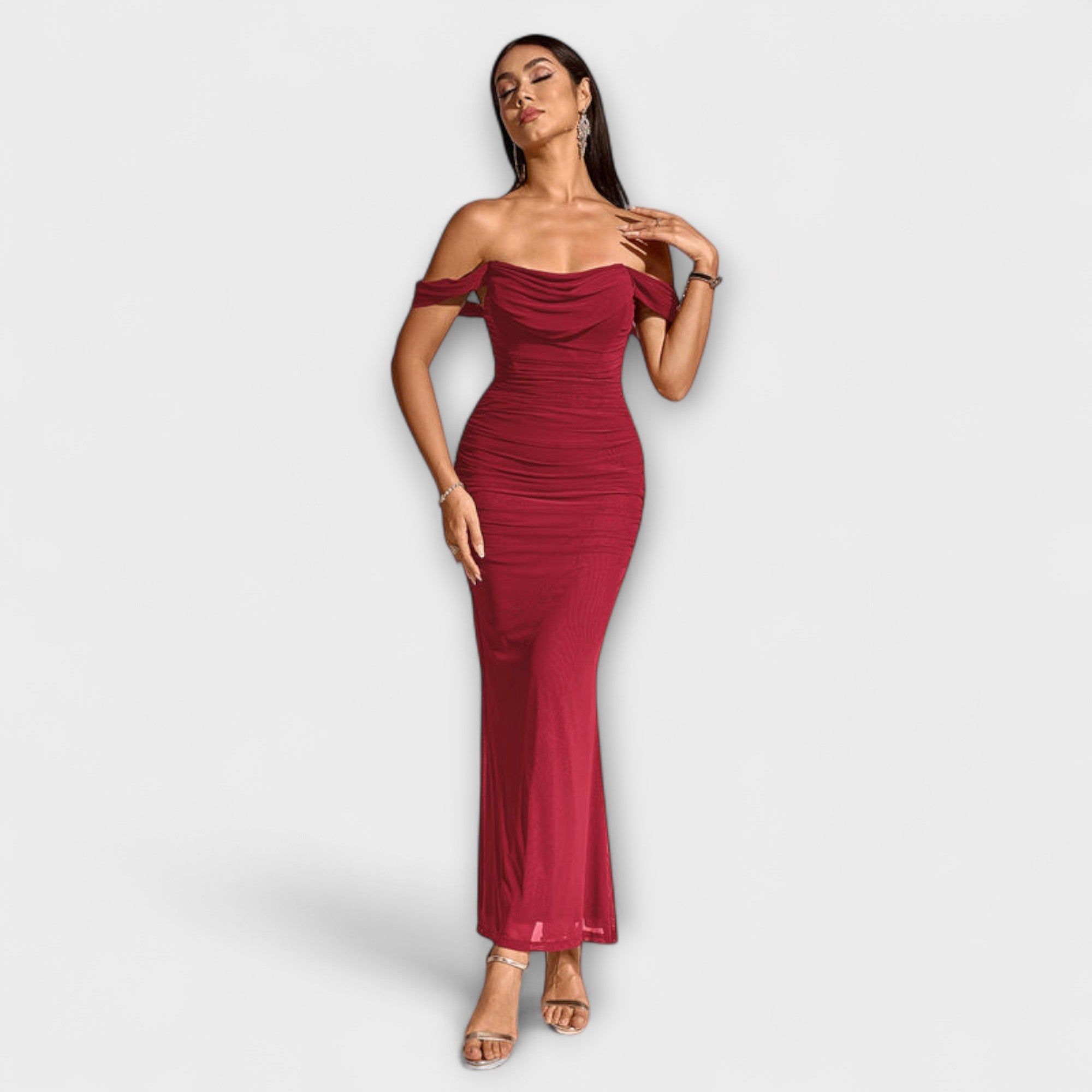Ione - Bodycon haljina s otvorenim ramenima i volanima