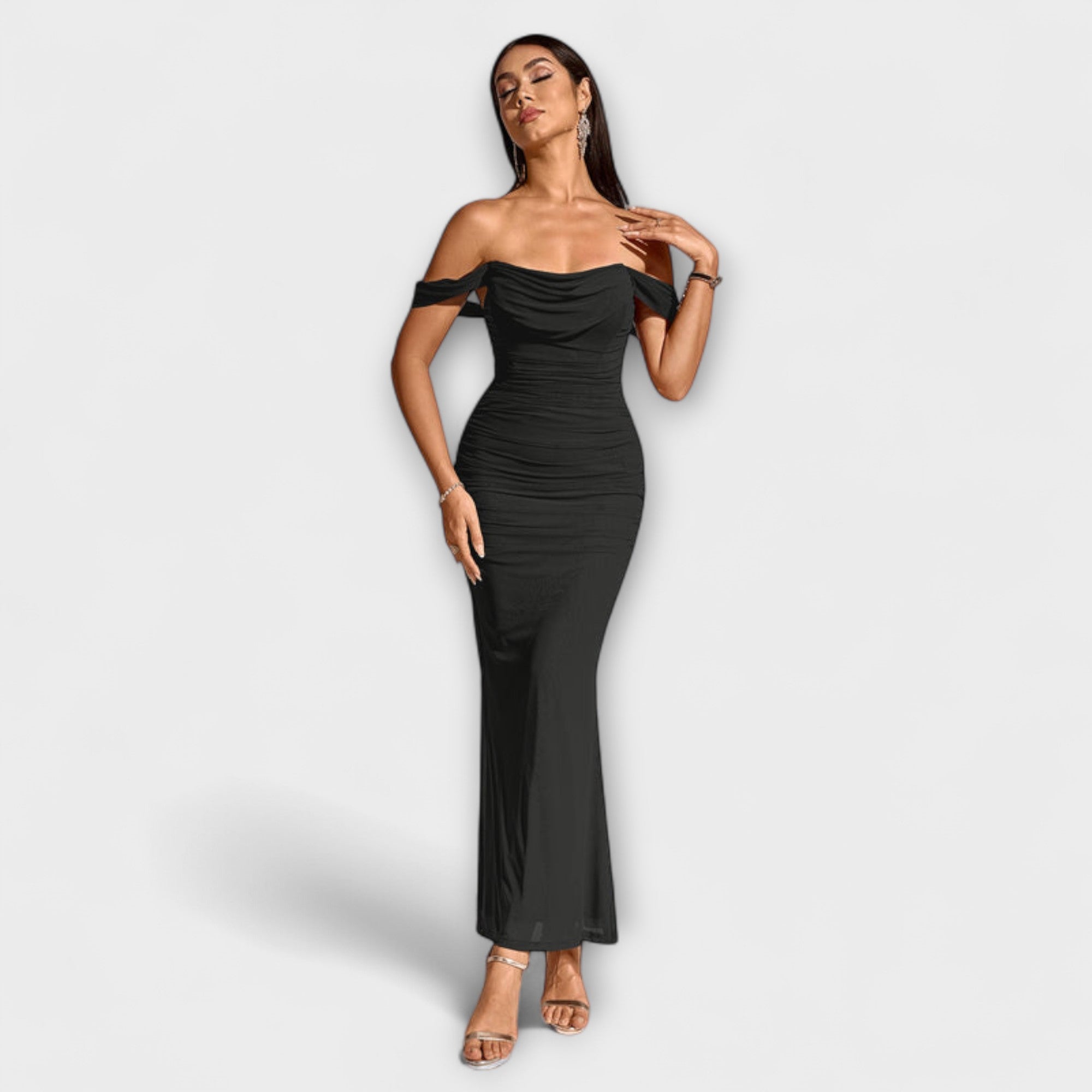 Ione - Bodycon haljina s otvorenim ramenima i volanima
