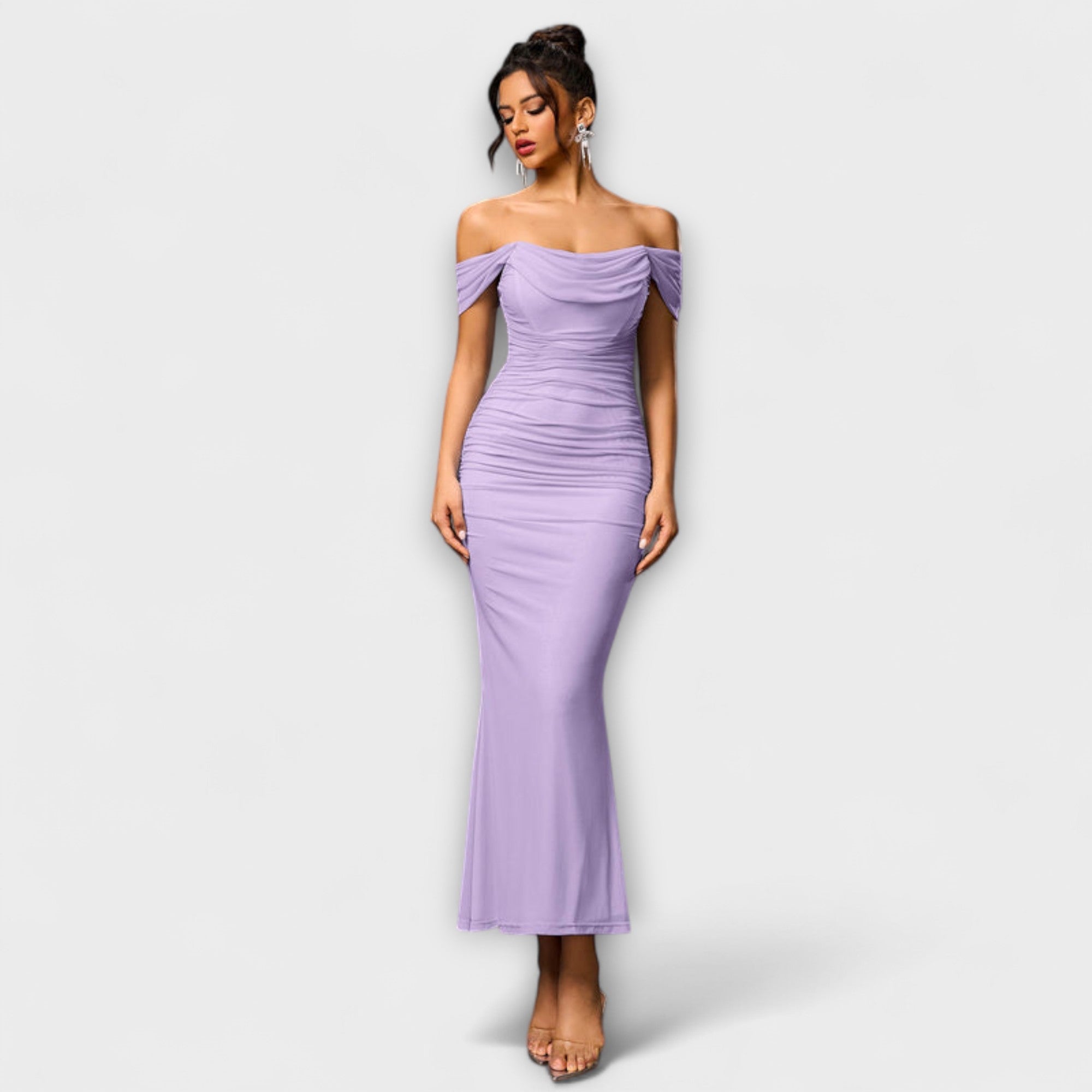 Ione - Bodycon haljina s otvorenim ramenima i volanima