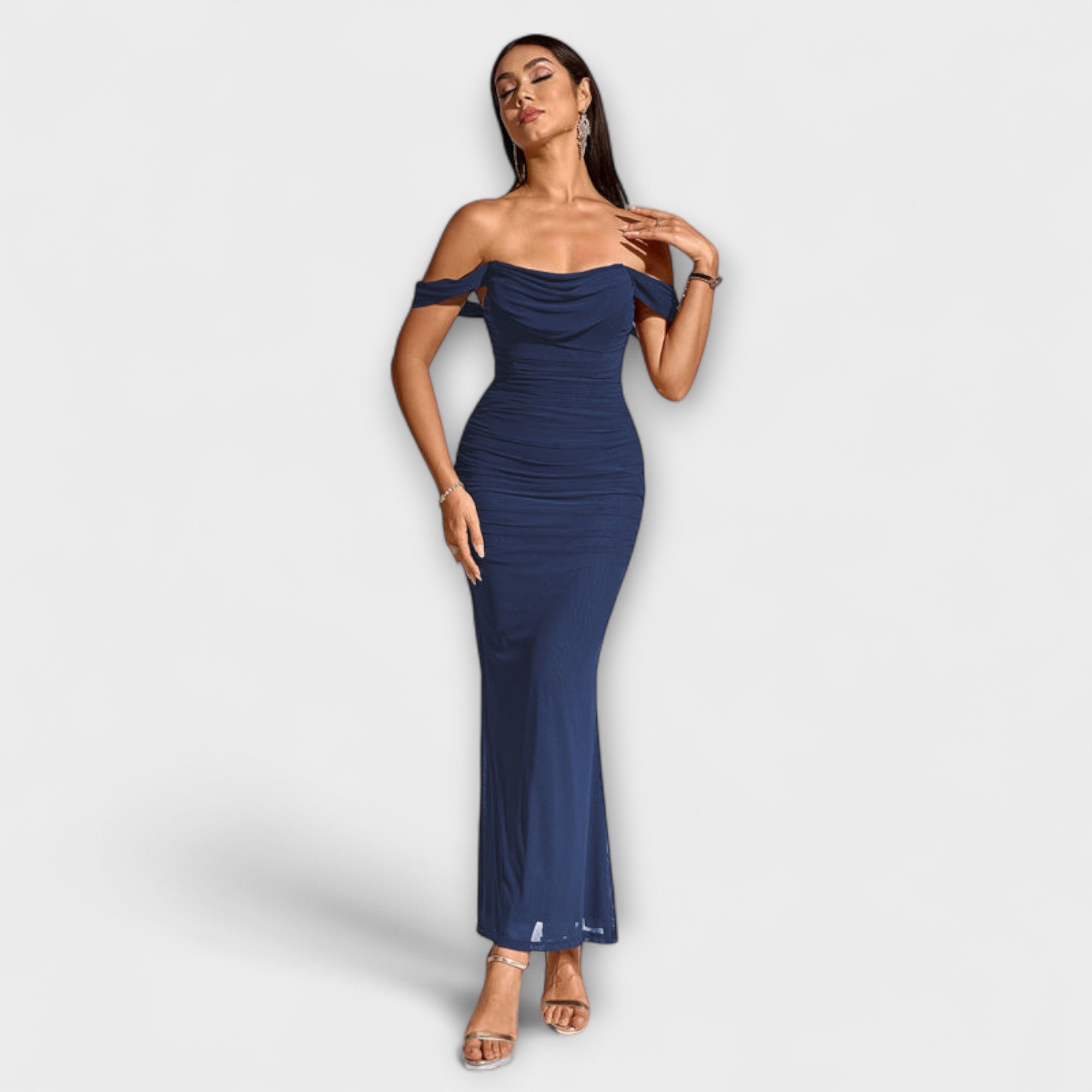 Ione - Bodycon haljina s otvorenim ramenima i volanima