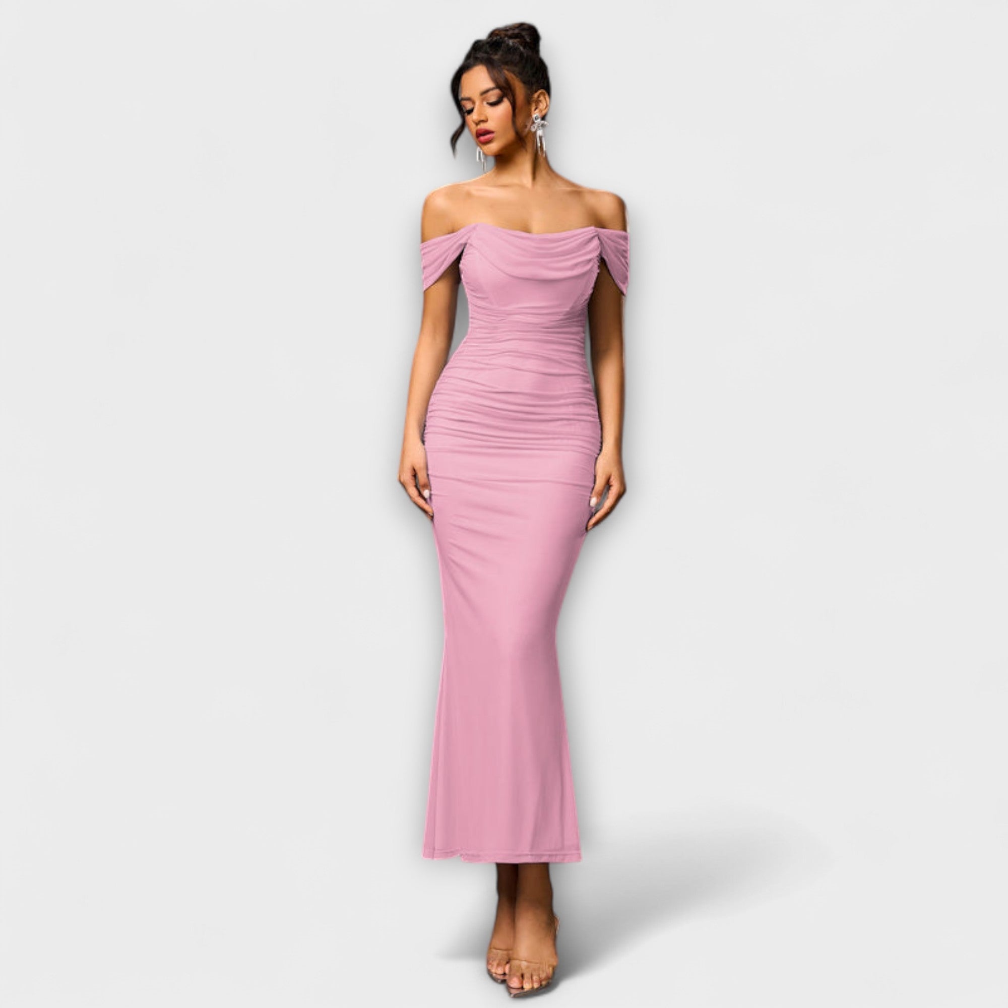 Ione - Bodycon haljina s otvorenim ramenima i volanima