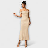 Ione - Bodycon haljina s otvorenim ramenima i volanima