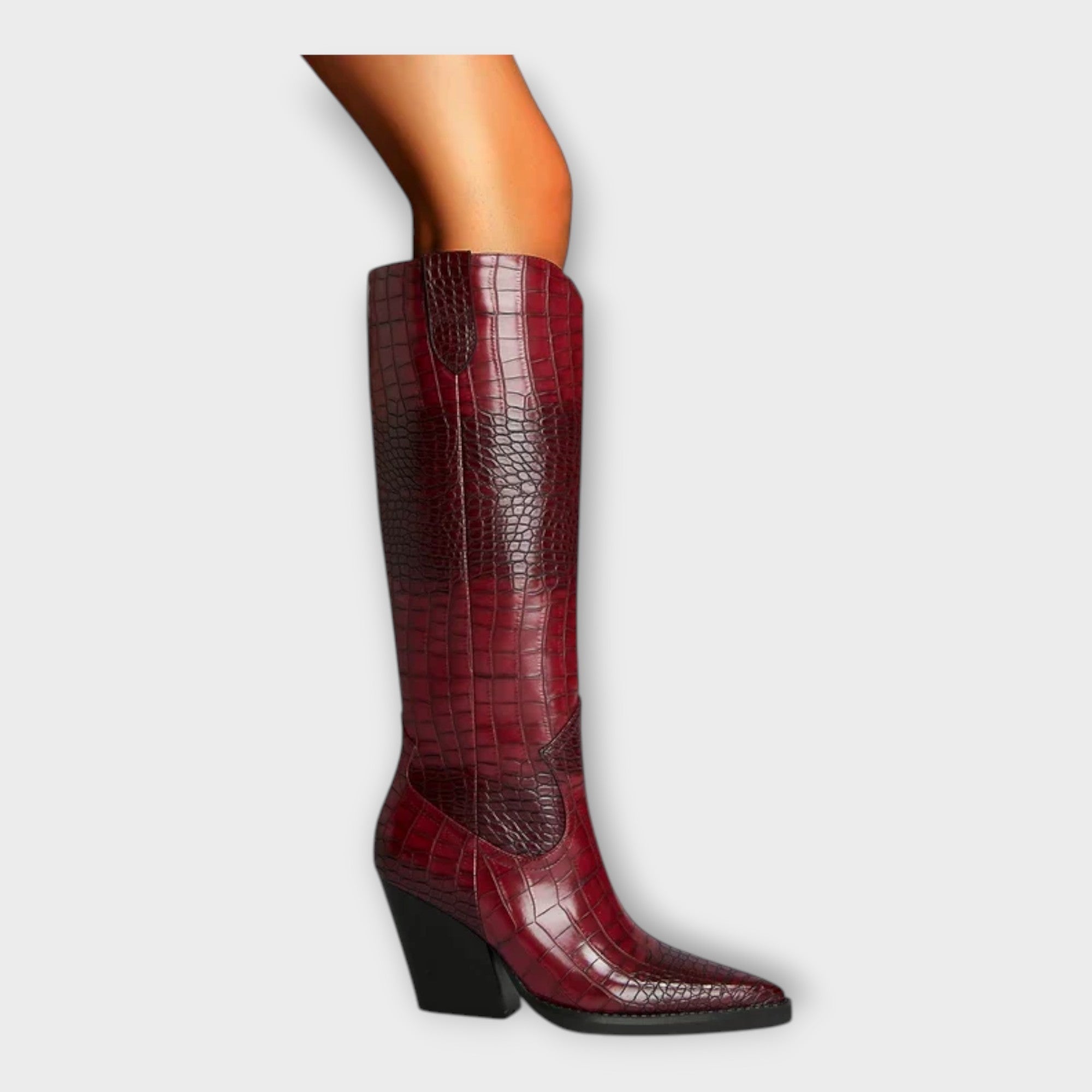 Cipele s krokodilskim uzorkom i elegantnom petom