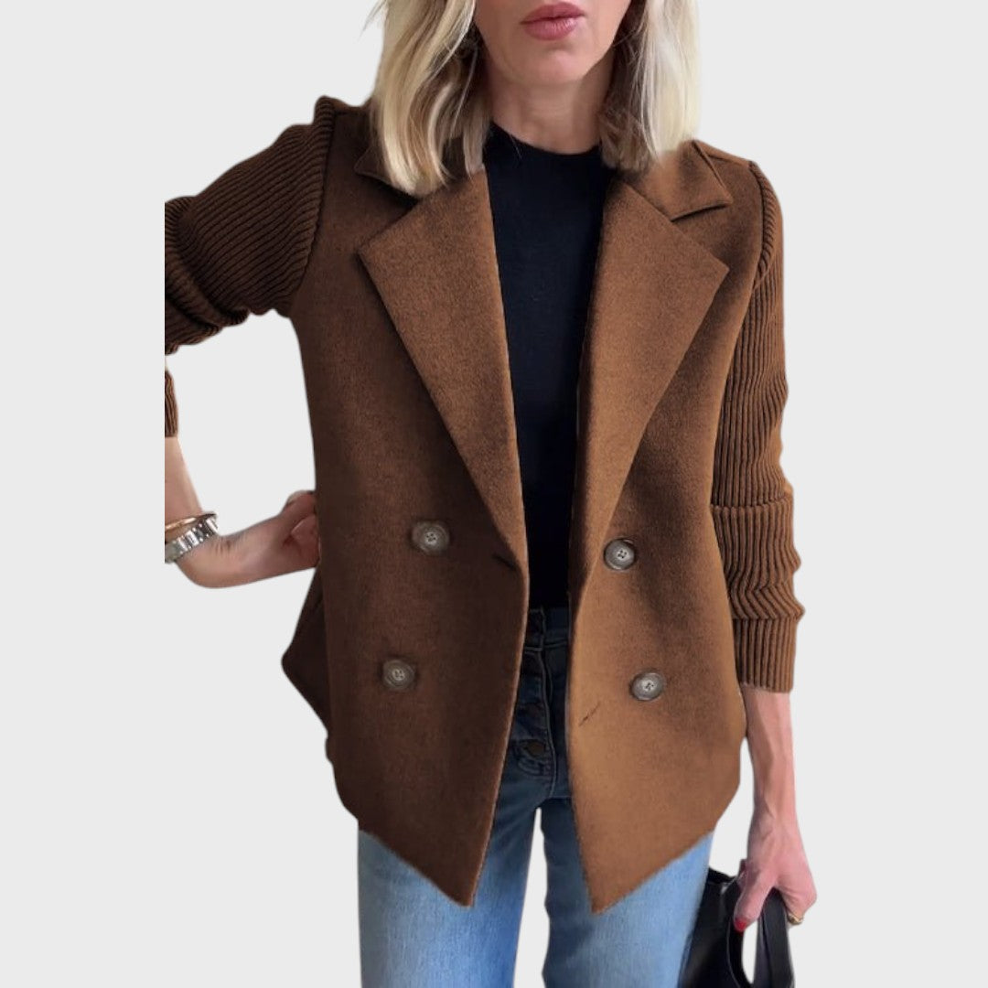 Emma – Elegantni sako s pletenim rukavima