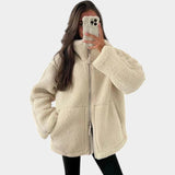Petra – ženski oversized teddy kaput s patentnim zatvaračem